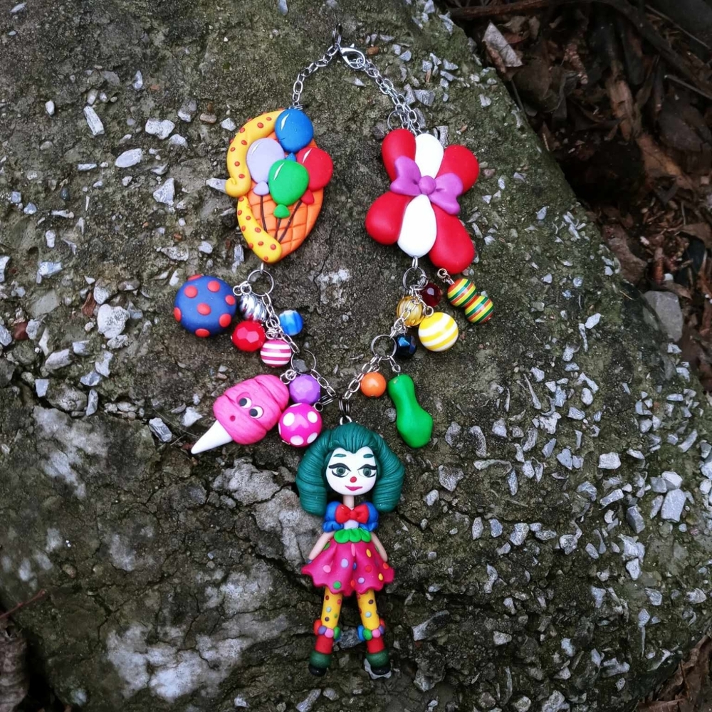 🤡🎪Clown Girl 🛼🎠Necklace 🎈🎉 - Picture 7 of 8